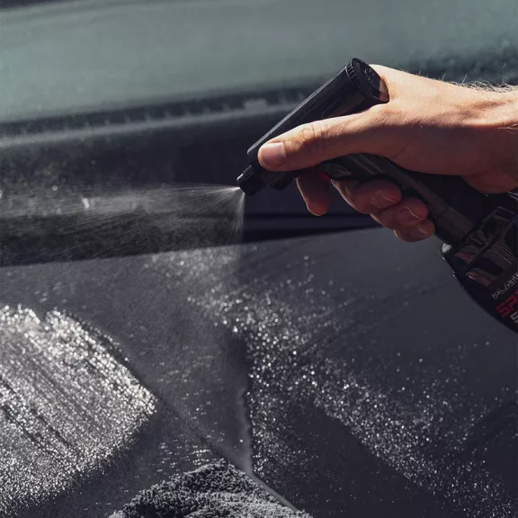 Platinum SpraySensation – autokozmetická súprava 2 × 500 ml s elektrickým rozprašovačom a akumulátorovým ručným vysávačom